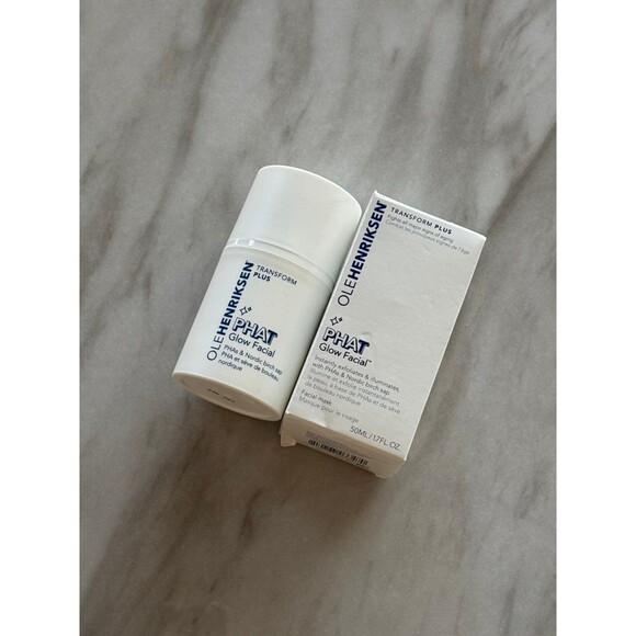 OLEHENRIKSEN PHAT Glow Facial™ Mask
1.7 oz/ 50 mL - Picture 3 of 6